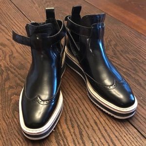 BROGUE LOW PLATFORM SHOES- NEVER WORN !!!